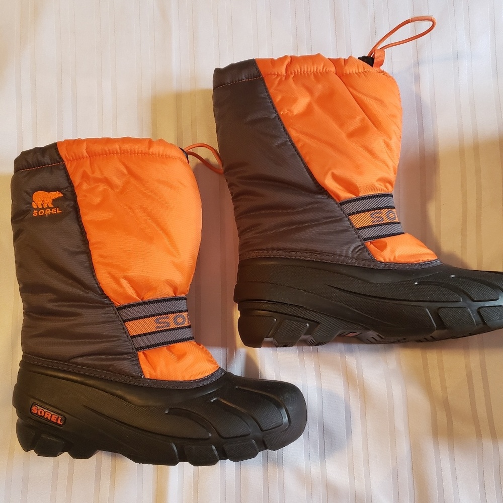 Boys Sorel snow boots